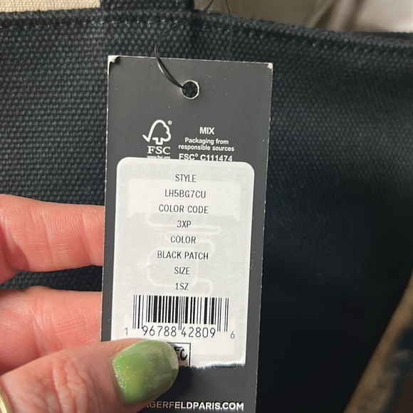 Karl Lagerfeld Black Tote Bag l
Letterman Year Book Style Patches - Picture 4 of 4